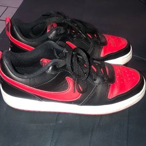 I am saling shoes, the brand is nike the size is 6.5 they are red and black